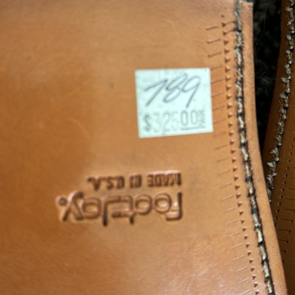 Men’s classic FootJoy Dress Shoe.  Only tried on in store, never worn outside. main image 5